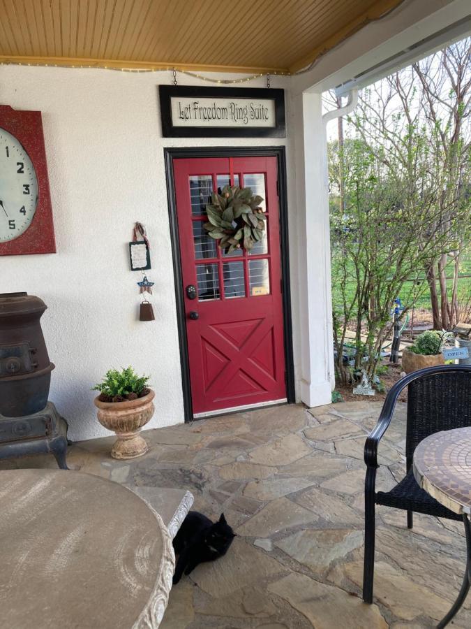 The Old Liberty Schoolhouse Bed & Breakfast Azle Exterior photo