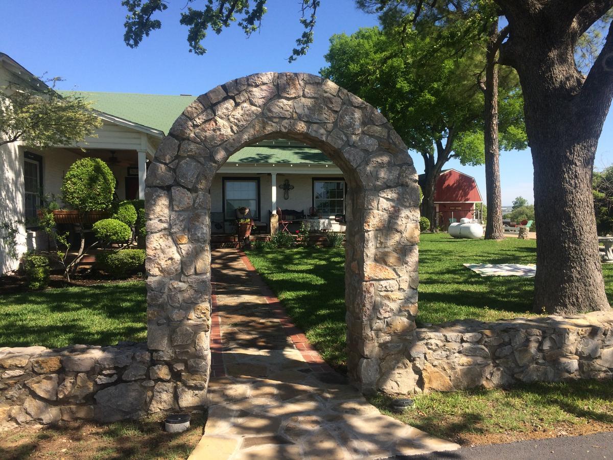 The Old Liberty Schoolhouse Bed & Breakfast Azle Exterior photo