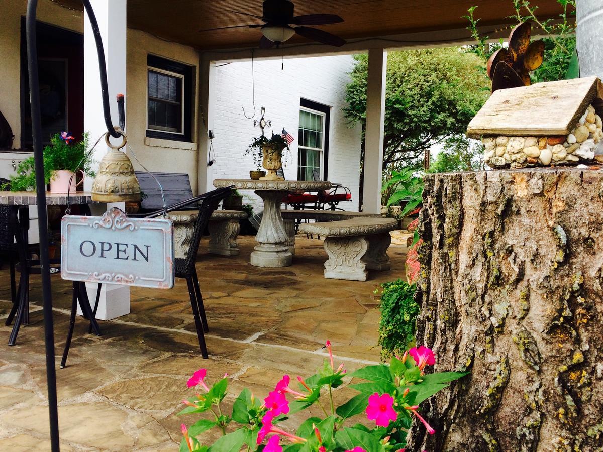 The Old Liberty Schoolhouse Bed & Breakfast Azle Exterior photo
